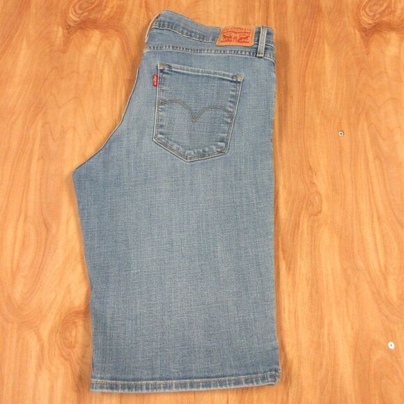 LEVI'S Classic Bermuda Denim Jean SHORTS Womens Size 32 Capri Skimmer Light Wash - Picture 9 of 13